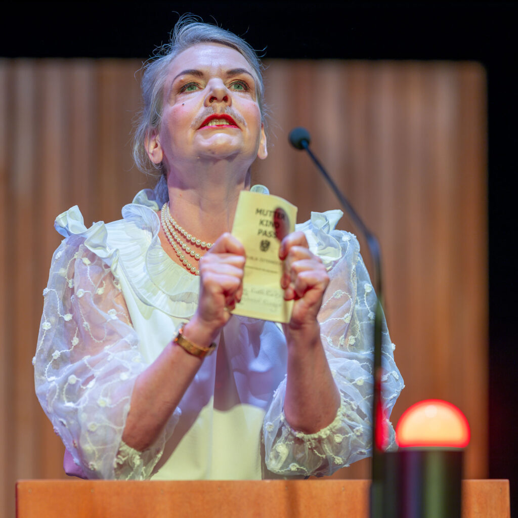 Martina Zinner. 183 Abgeordnete, TiB / Schauspielhaus Graz 2026. Foto: Johannes Gellner